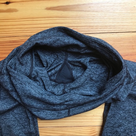 Under Armour Gray Capris Leggings, EUC, S - Picture 10 of 12